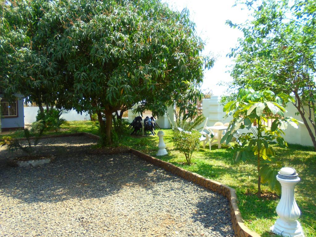 White Rose Lodge ลิฟวิงสโตน ภายนอก รูปภาพ